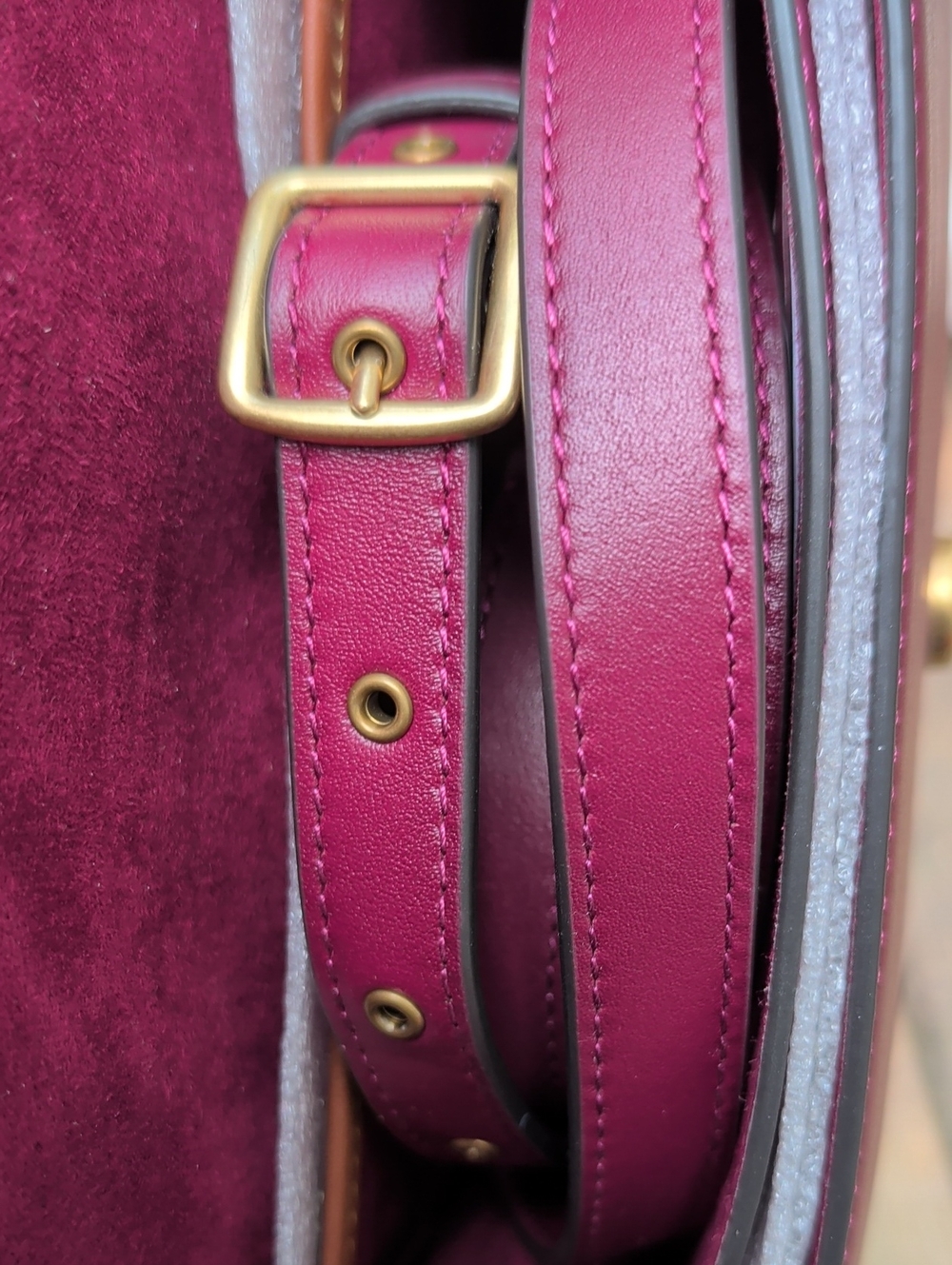 Coach Black Cherry Leather Beat Crossbody Clutch Bag - Picture 8 of 9